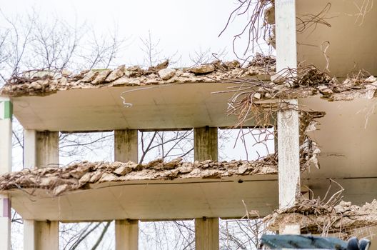 Demolition of a car parking garage in Velbert on East Street.