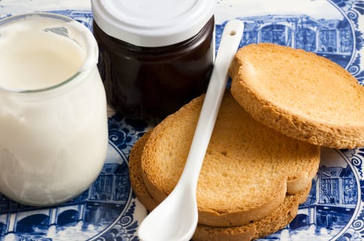 rusks for breakfast with jam and yogurt