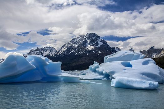 Icebergs in Grey Glacial Lagoon (Lago Grey) near the Gray Glacier in Torres del Paine National Park in southern Chile, South America.