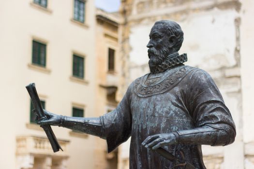 the bronze statue is the founder of the city of Valletta
