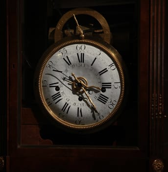 gold antique mantle clock