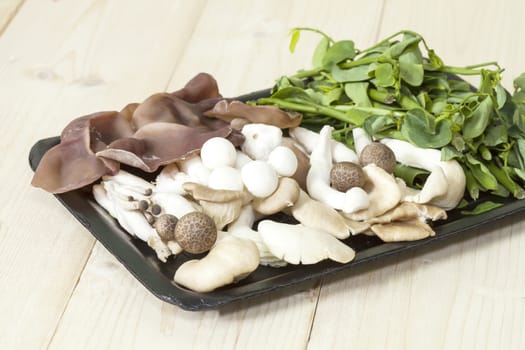 Food pack mushrooms and vegetable