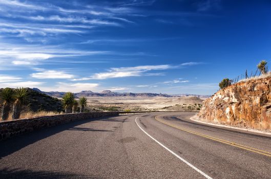 An image of an open highway in New Mexico