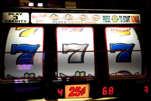 lucky sevens casino slot machine pay out