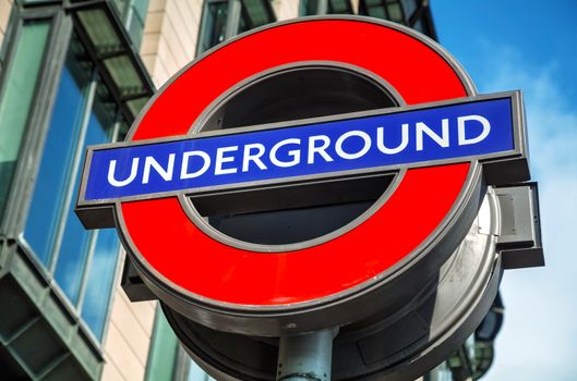 London underground sign near the Wesmisnster station