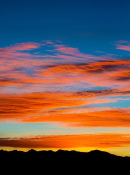 Beautiful Arizona sunset and mountains on horizon