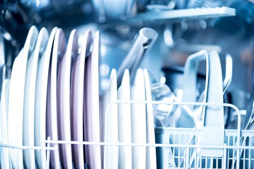 Kitchenware in dishwasher