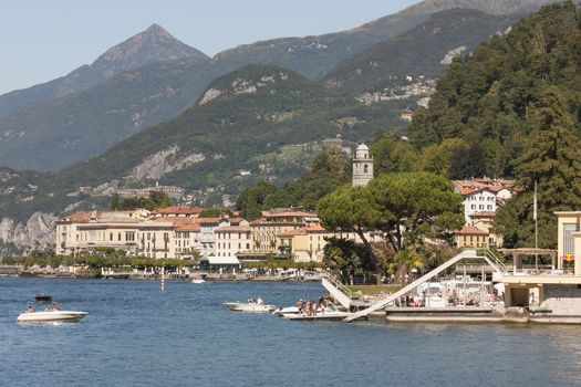 Bellagio, wonderful little town in the center of Lake Como that divides the Como branch from that of Lecco.
One of the most visited places on the lake, where there are also many fine shops, where you can make good purchases, although sometimes a bit 'expensive.