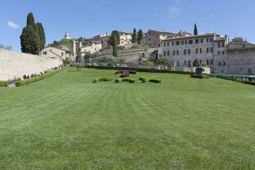 Assisi St. Francis - the garden in front of the Church