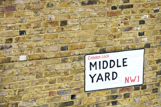Street sign for Middle Yard Camden