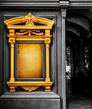 Empty banner at  the entrance of a pub.