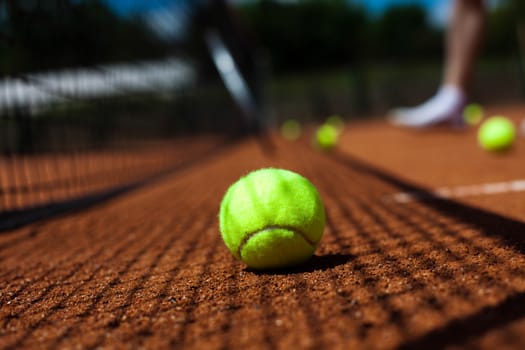 Racket, summertime saturated theme