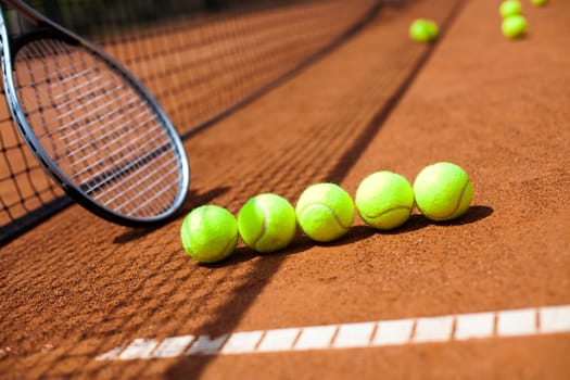 Racket, summertime saturated theme
