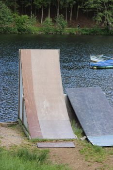 Pond-Jumping Ramp : Jump Into a Lake
