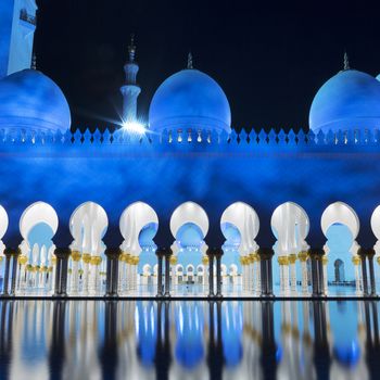 View of famous mosque, Abu Dhabi, at night, uae.