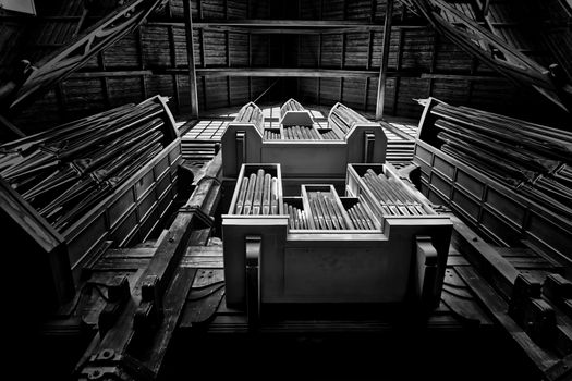 An organ shot from a low angle perspective