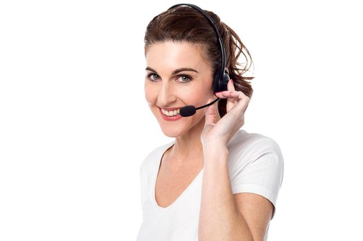Image of a female customer support executive on call