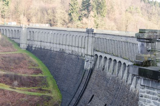 The Ennepetalsperre was built between the years 1902-1904. First and foremost, the dam is used for drinking water.
Secondarily also for flood protection of the Ruhr and power generation.