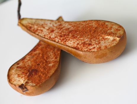 baked pear with cinnamon