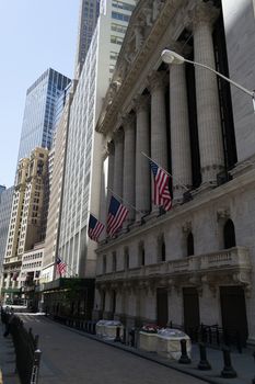 Picture of the iconic NYC's Stock Exchange Building located in the number 11th of Wall Street