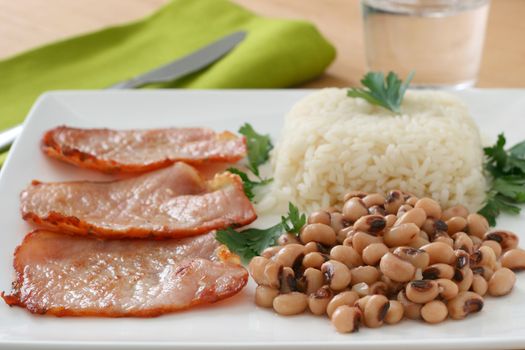 meat with beans and rice