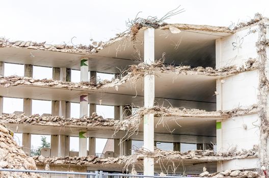 Demolition, demolition of a car parking garage in Velbert on East Street.