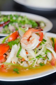 spicy salad , shrimp and mix vegetable
