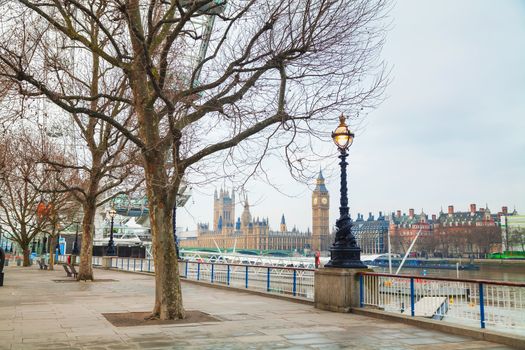 Overview of London, UK with the Clock tower early in the morning