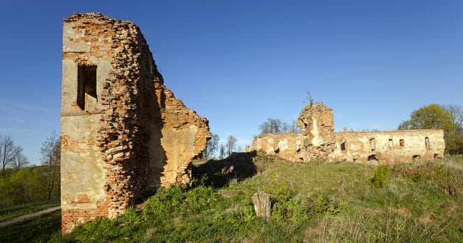   ruins, located in the village of Golshany Belarus.  