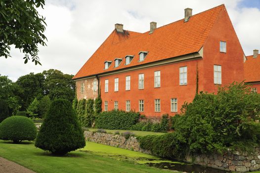 Krapperup main building was built in the mid-1500s over the remains of the medieval castle. Renovations during the 1700s gave the mansion its present appearance