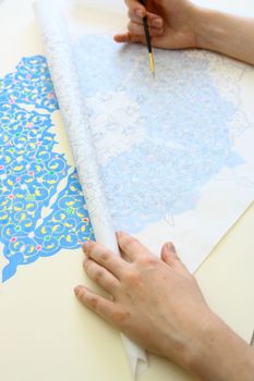 Making gilding with Ottoman islamic figures