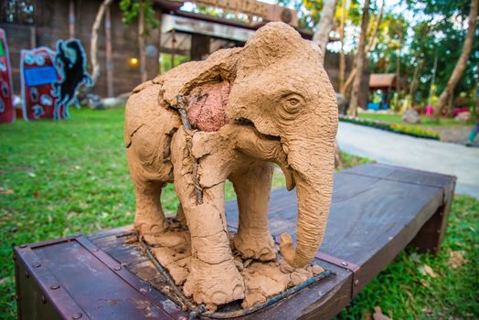 Elephant Statue the decay of repaired by potter.