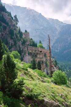 A picture at the Pyrenees mountians in Spain