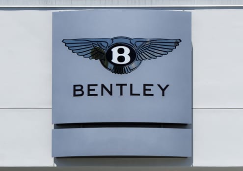 LOS ANGELES, CA/USA - JULY 11, 2015: Bentley sign and logo. Bentley Motors Limited is a British luxury automaker.