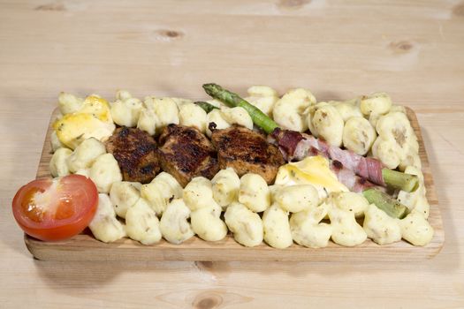 Planked Staek with Asparagus