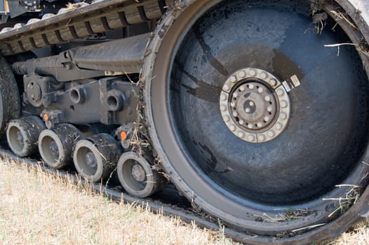 Loosening carried out in the fields of machinery.