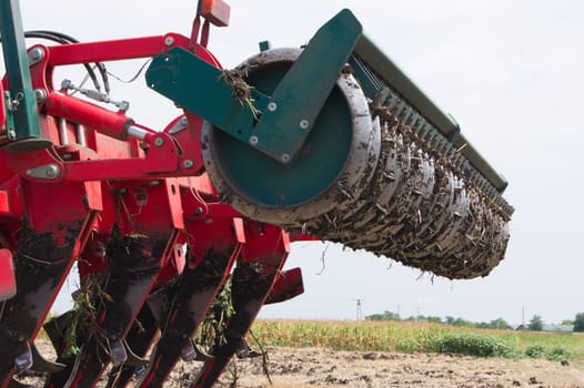 Loosening carried out in the fields of machinery.