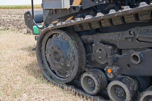 Loosening carried out in the fields of machinery.