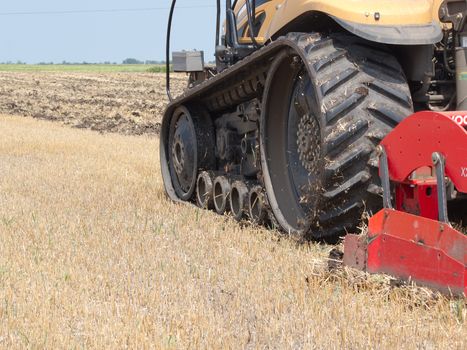 Loosening carried out in the fields of machinery.