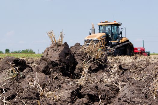 Loosening carried out in the fields of machinery.