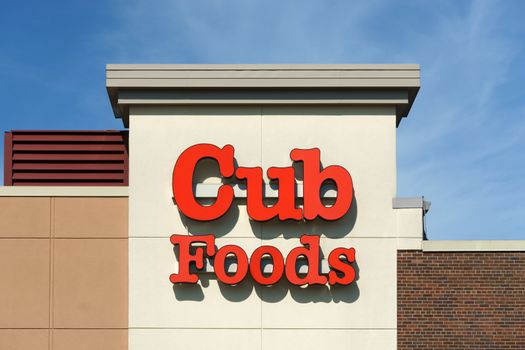 BLOOMINGTON, MN/USA - AUGUST 5, 2015: Cub Foods retail store exterior. Cub Foods is a supermarket chain with seventy-three stores in Minnesota and Illinois.
