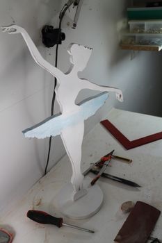 Little dancer made in wood with fretsaw