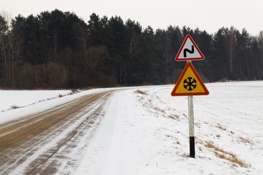 the road photographed in a winter season