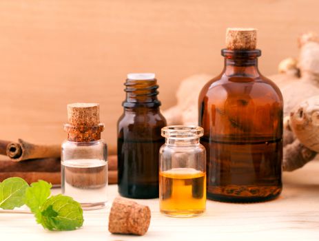 Spa Essential Oil - Natural Spas Ingredients for aroma aromatherapy.