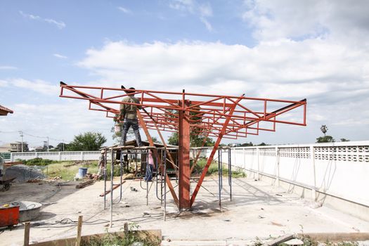 roof home under construction in site