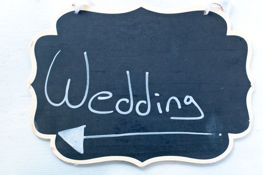 Sign indicating the marriage during a ceremony