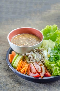 steamed chicken with bean sauce  and fresh vegetable salad