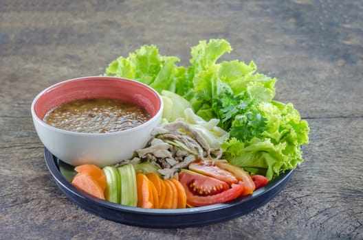 steamed chicken with bean sauce  and fresh vegetable salad