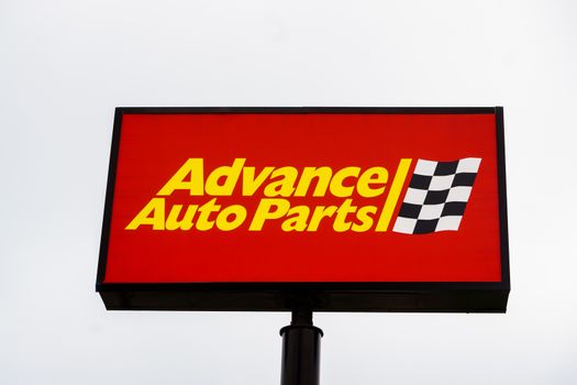MARSHALLTOWN, IA/USA - AUGUST 9, 2015: Advance Auto Parts store exterior and sign. Advance Auto Parts is the largest retailer of automotive replacement parts and accessories in the United States.