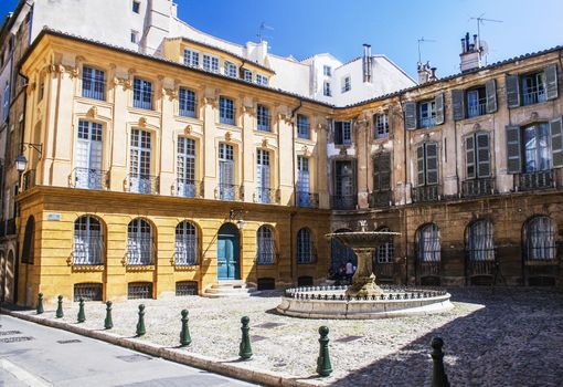 Aix-en-Provence - Place d'Albertas

